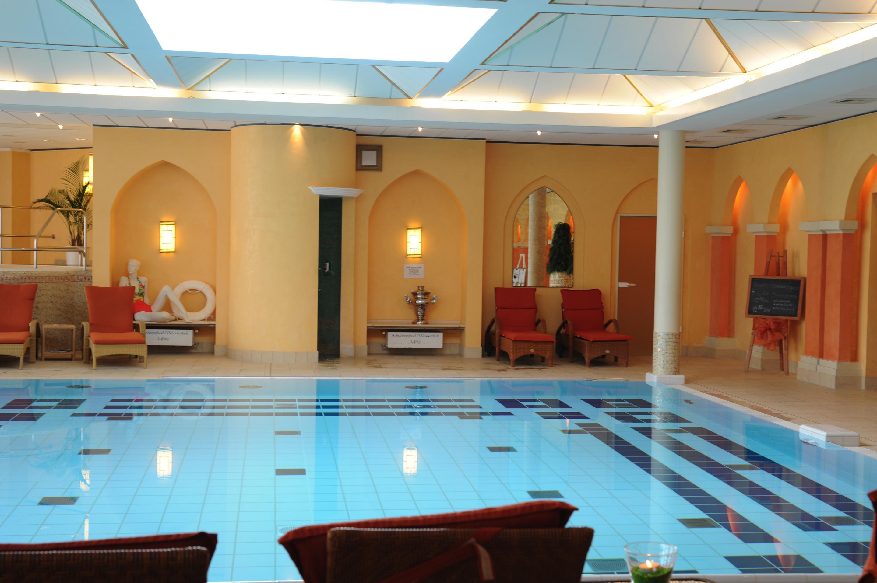 Steigenberger Hotel & Spa Bad Pyrmont Exteriér fotografie The swimming pool