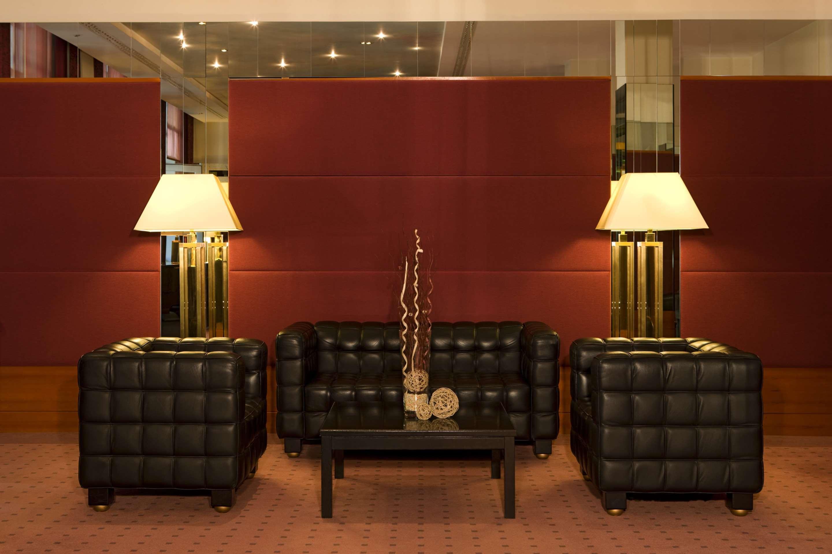 Steigenberger Hotel & Spa Bad Pyrmont Exteriér fotografie The interior of the hotel